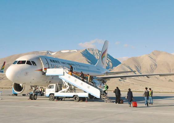 45公里处的噶尔县昆莎乡,海拔高度4274米,是中国目前最难飞的高原机场