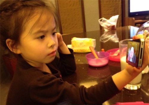 刘涛儿子女儿近照曝光,涛姐真幸福