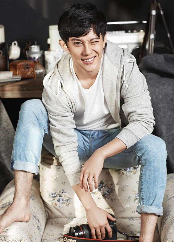 杨彤曝光双面写真,冷酷张扬少年感十足