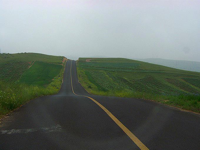 五一过后张北草原旅游一定要看---神奇的天路66号公路