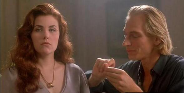 一 《盒装美人》