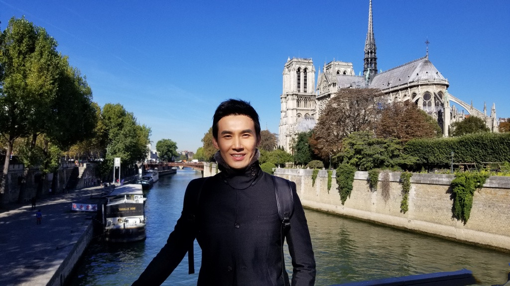 张铎,那作品更是数不胜数的实力派,颜值也不低,却也一直是处在边界