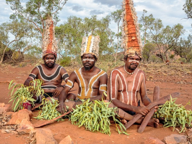 除去图腾崇拜之外,澳大利亚土人还有其他信仰,巫术就是其中一种