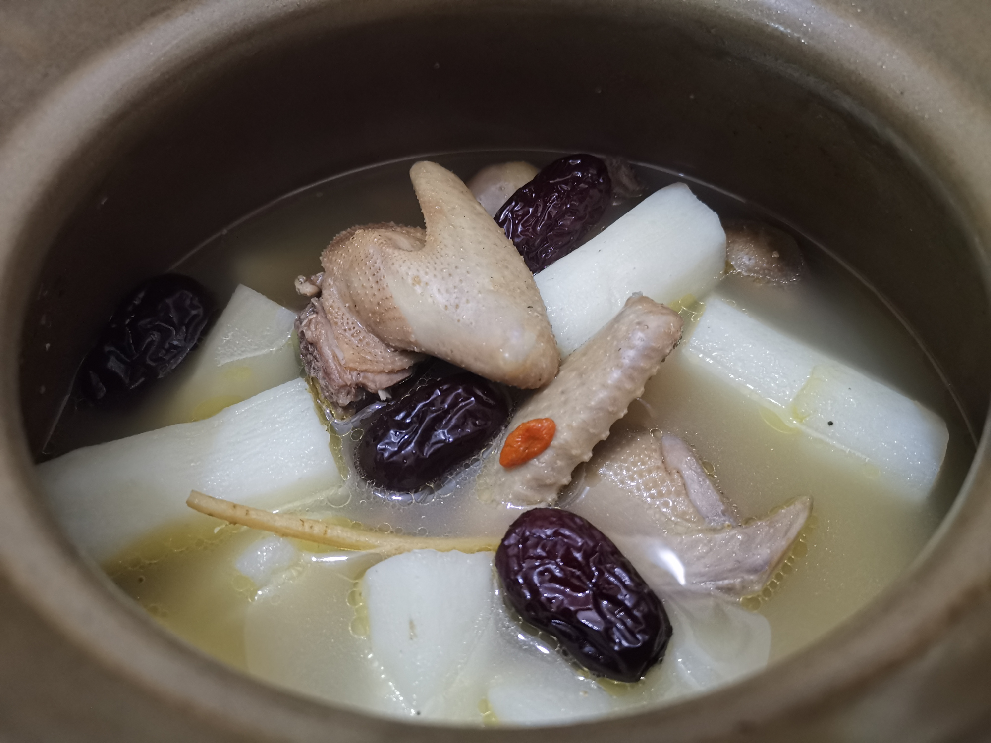 冬天干燥多喝汤,山药鸽子汤养生,健脾,一款冬天不错的养生汤