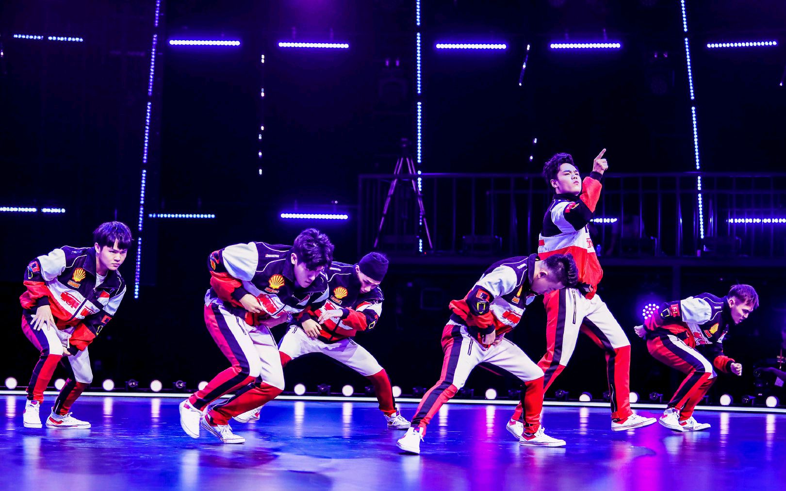 《舞蹈风暴》超神街舞组合全票晋级,没去《这就是街舞》太可惜