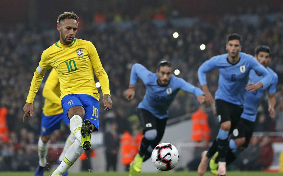 达尼洛疑假摔骗点,内马尔点球绝杀,热身赛巴西1:0乌拉圭