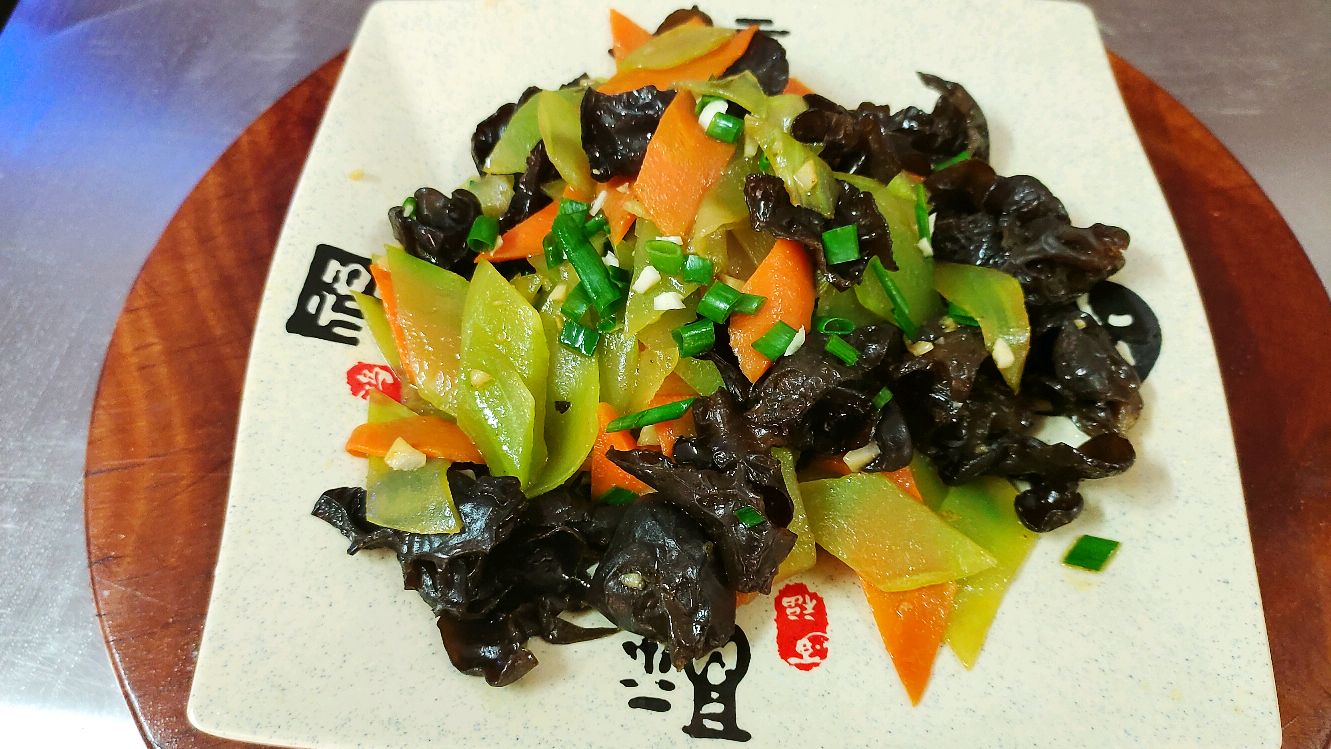 2元做道夏季清新小炒,简单易学,教你省钱又好吃的菜