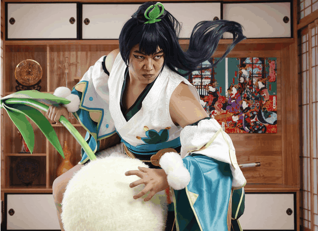 阴阳师莹草cos,"力量感"十足的莹草,今天的草爹也是元气满满