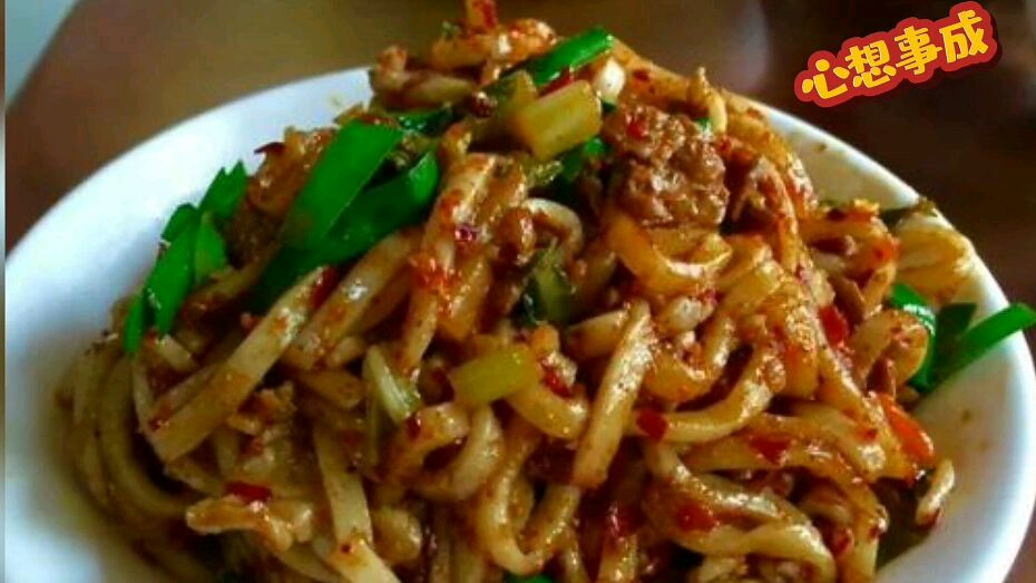 分享大理洱海美景美食,一样米制品花样吃法,炒卤煮蒸饵丝米线……