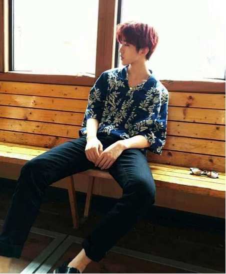 带你看看蔡徐坤的豪宅:真的是从小帅到大,装修也是豪华又霸气