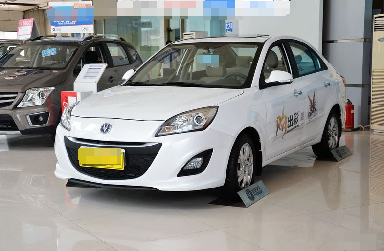 长安悦翔v5,时尚大气运动风格突显,对年轻人是一款不可错过的车