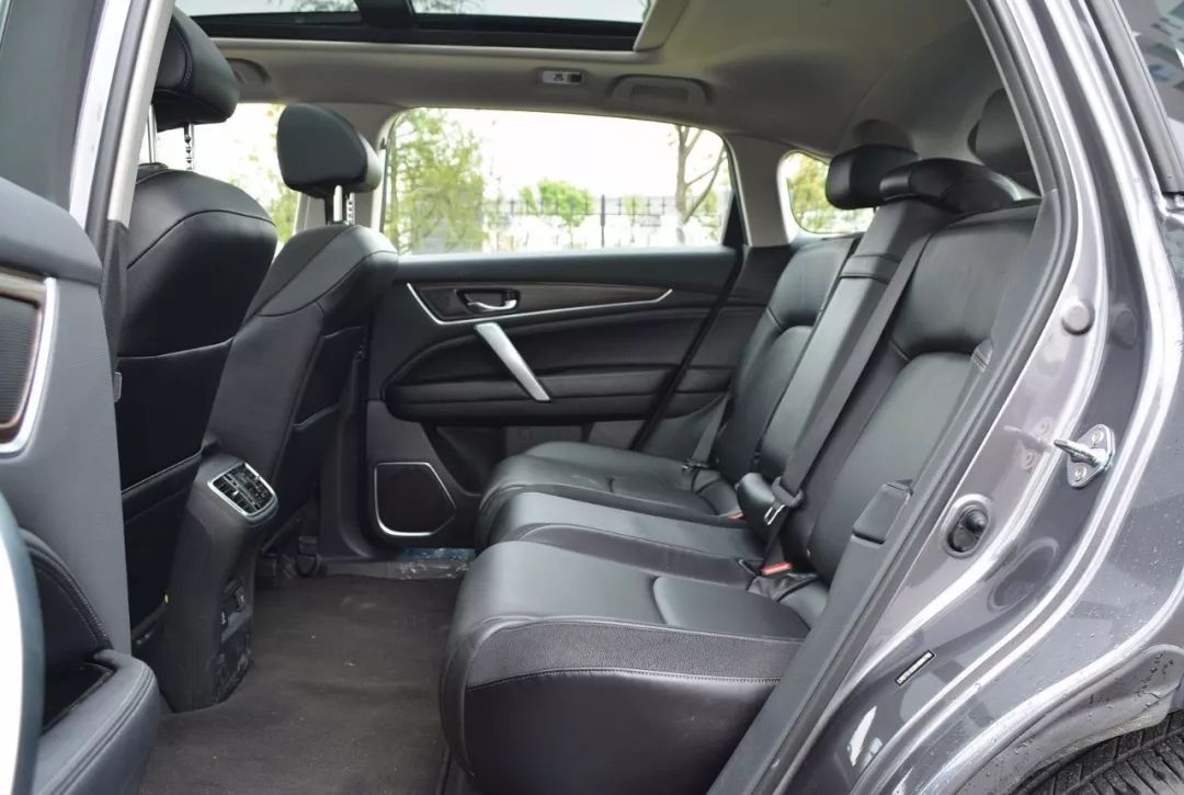 起步20万左右,这些中型suv空间大 豪华又实用