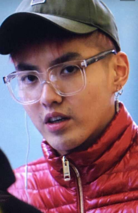 觉得吴亦凡颜值有点往下掉了,卸妆后比较严重的也就是黑眼圈的问题