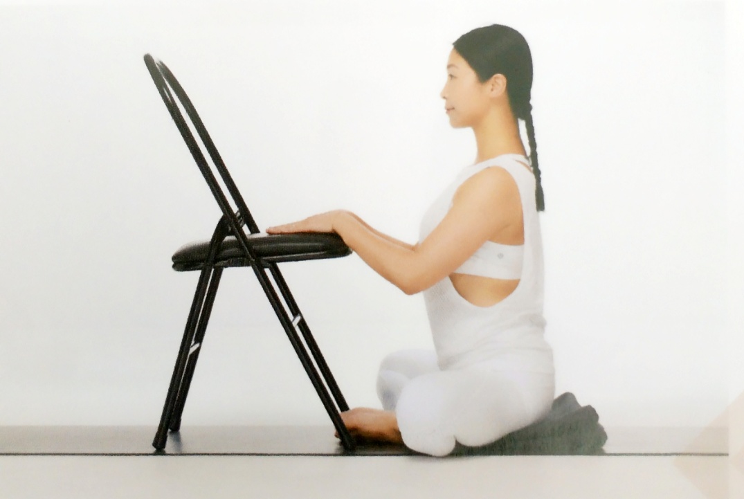 瑜伽束角式不同的变体,应对经期的种种状况,让经期变成花期