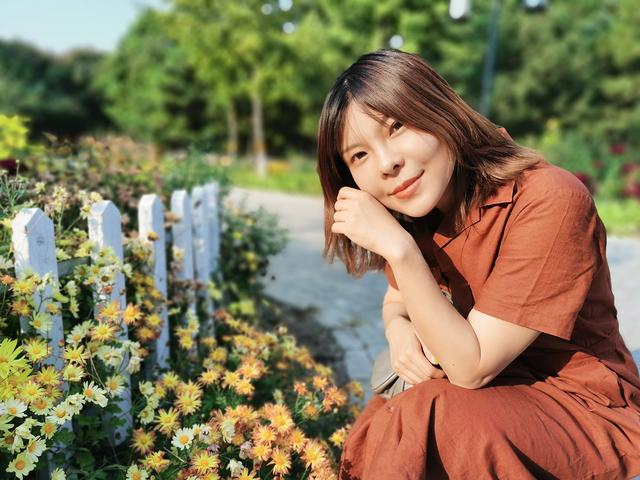 华为mate 30 pro实拍人像,虚化效果自然,不需要带单反了