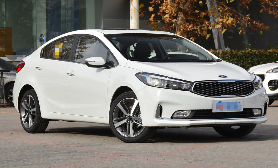 这款起亚k3外表耐看,开过的人都说好,喜欢这辆车的赶快行动吧!