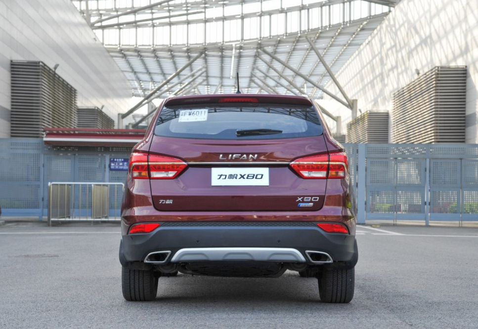 力帆x80饱满的车身线条,精致又不失大气,其设计相当出色!