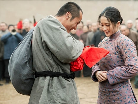 他其实没有能力爱任何人,白孝文存在的意义在于给读者或者观众一个
