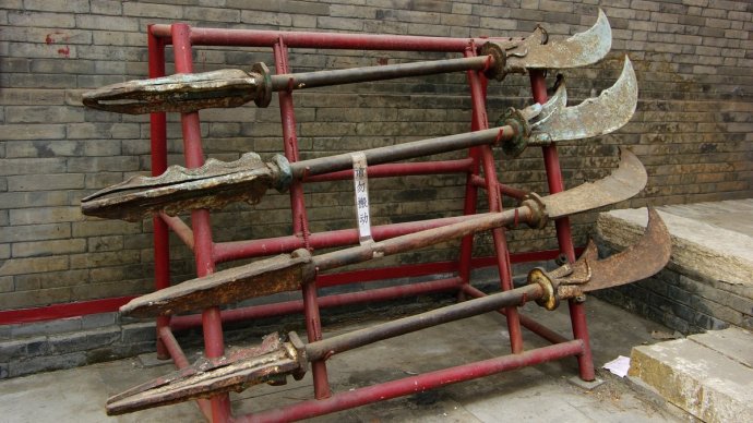 义和团大刀,义和团使用的兵器五花八门,照片的这种刀子是义和团练武用