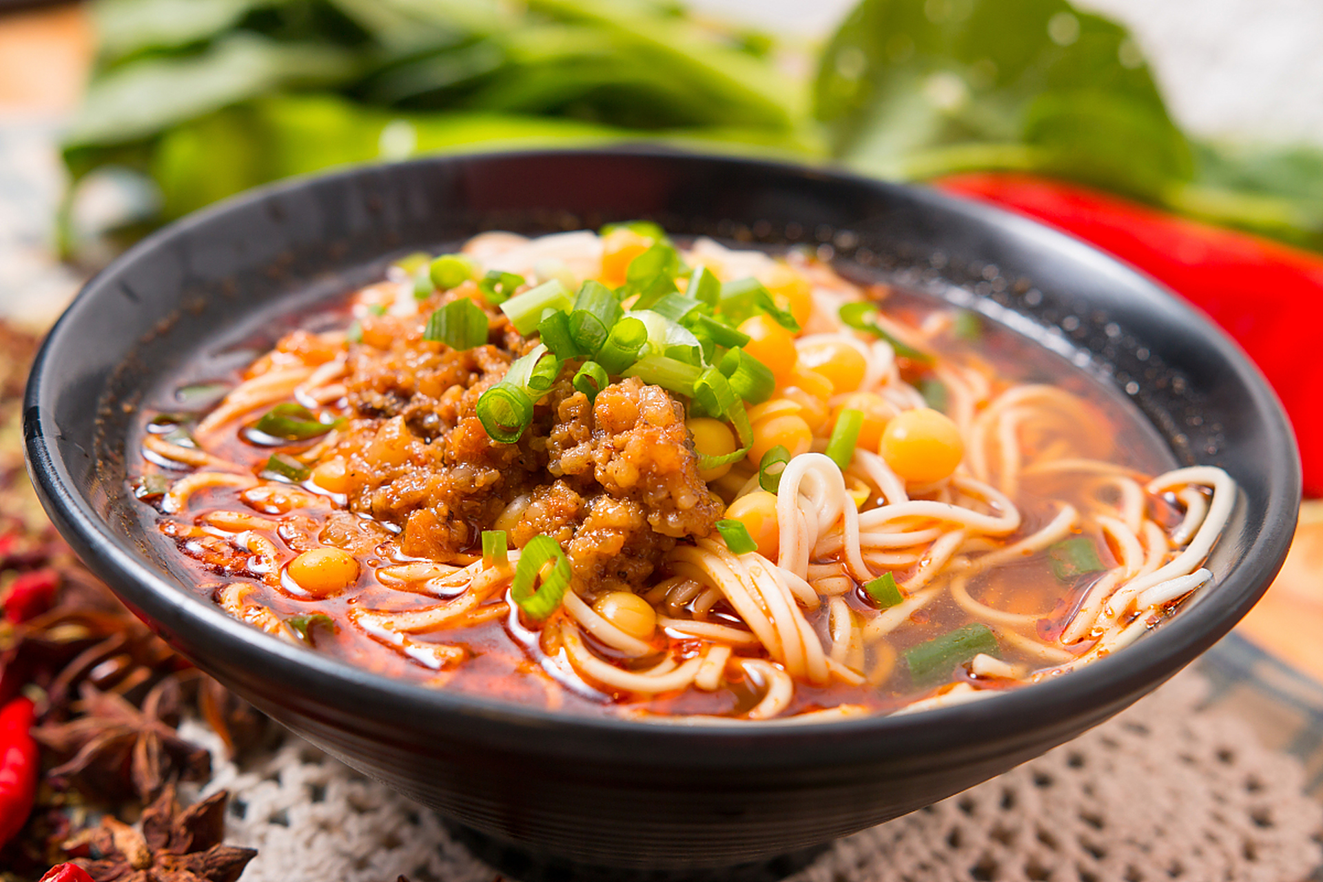 成都冬日美食推荐#  你吃过成都的美食担担面吗?