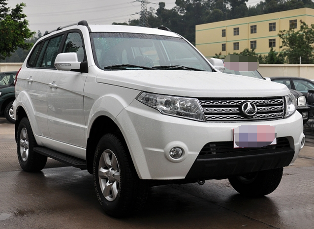 北京bw007的外观整体大气,美观,时尚,车身修长,开着也算可以,很实在的