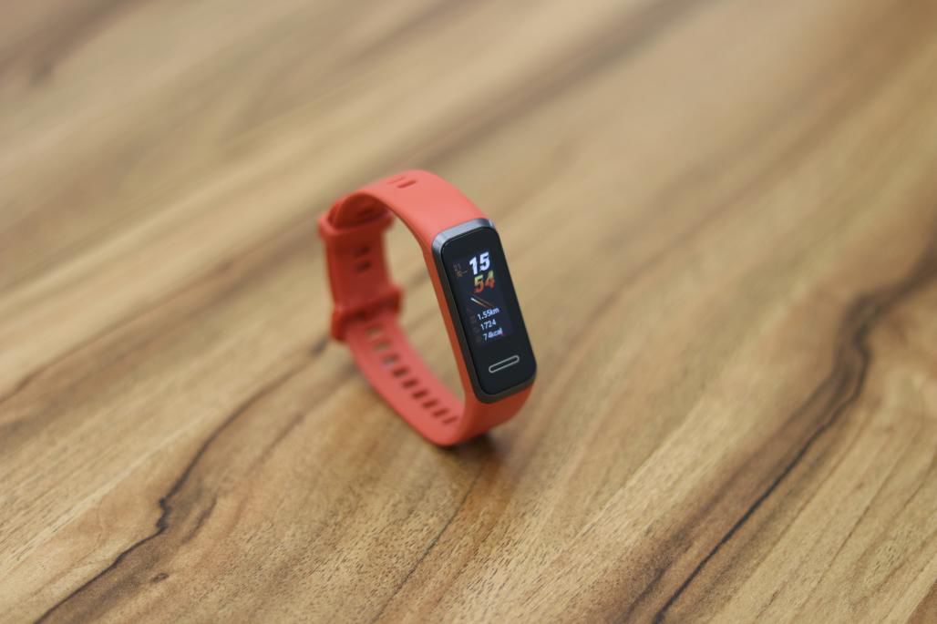 「新品」华为手环4全面评测:兼具usb直充和高精度运动健康监测