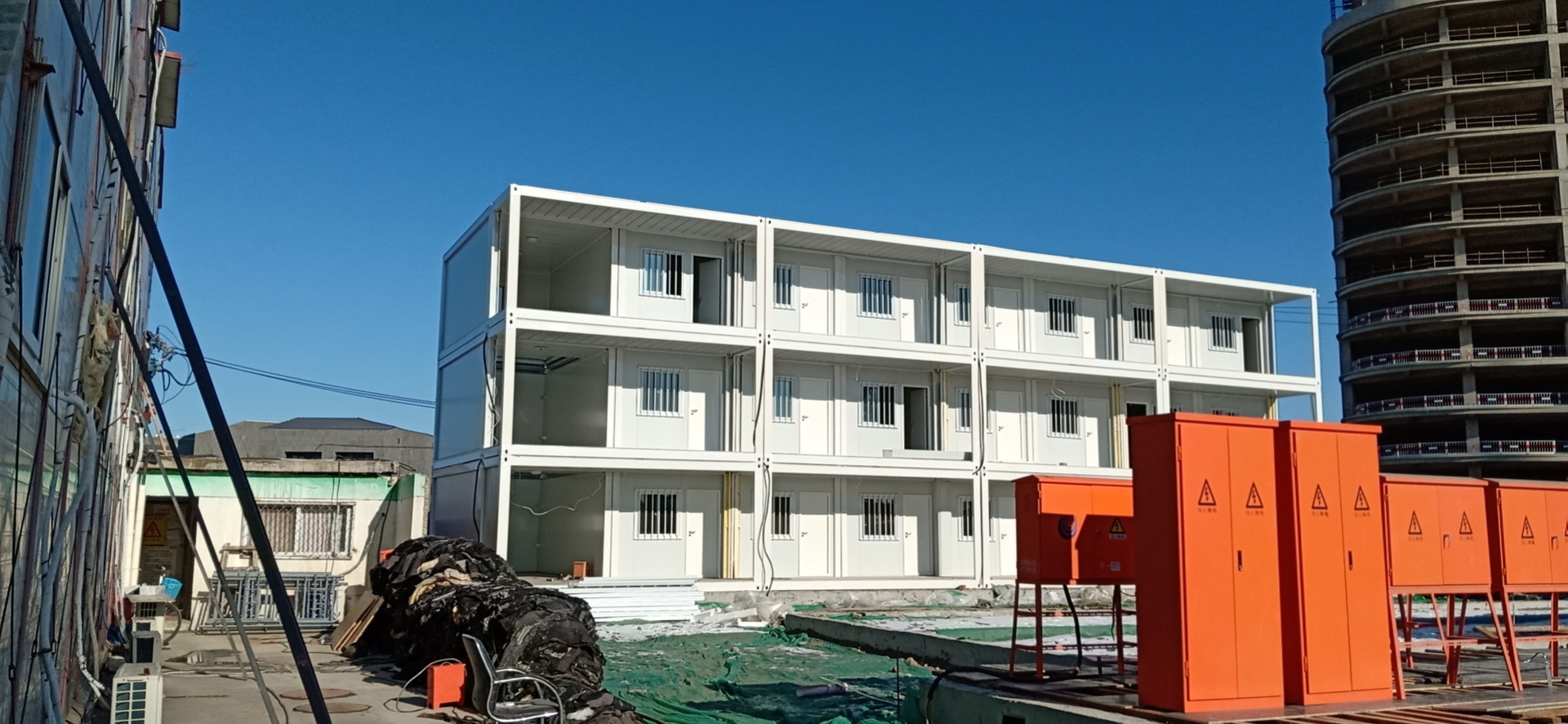 集装箱项目部安装工期短,可整箱打包运输,节省运输费用,现场组装方便