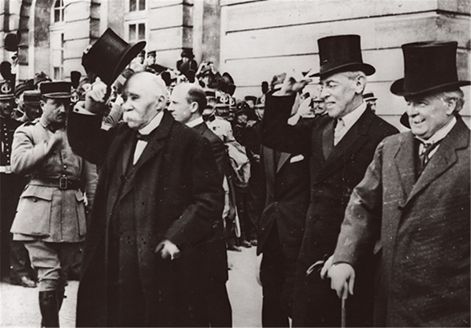 使联合政府内部发生了分裂,保守党与劳合一乔治为首的自由党联盟发生