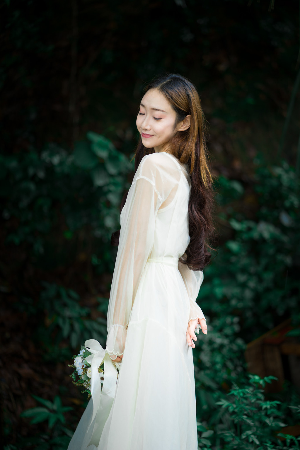 美图摄影:白衣仙女,含笑甜美