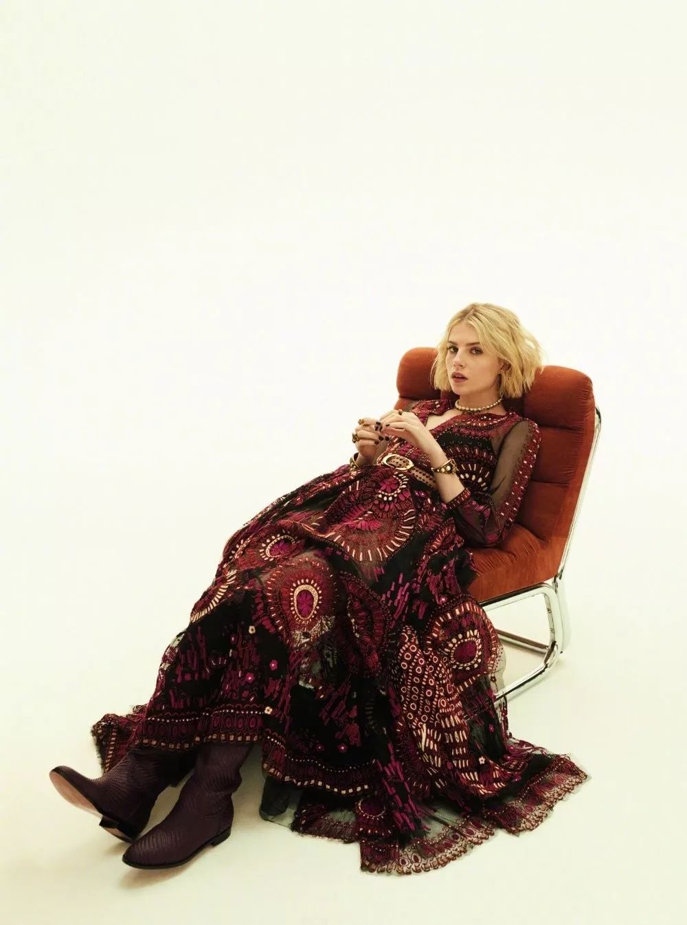 组图:可仙可魅 奥斯卡影帝女友露西·宝通写真大片