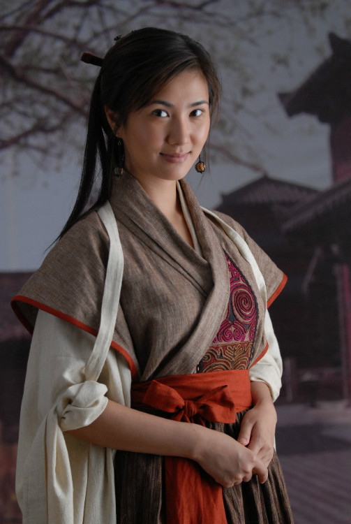 印小天主演剧难上星,自称不好意思宣传,相比之下边潇潇春风得意