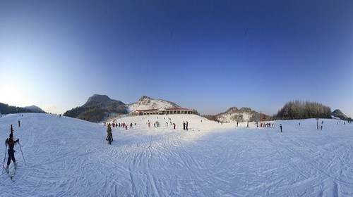 神应王滑雪场图片