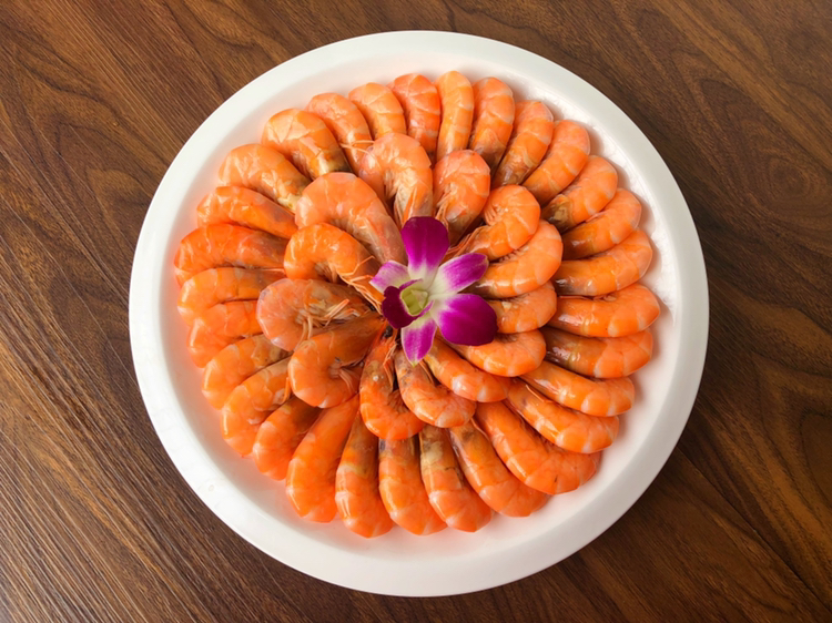 大年三十,给家人做了丰盛的年夜饭,祝大家除夕快乐!万事如意!