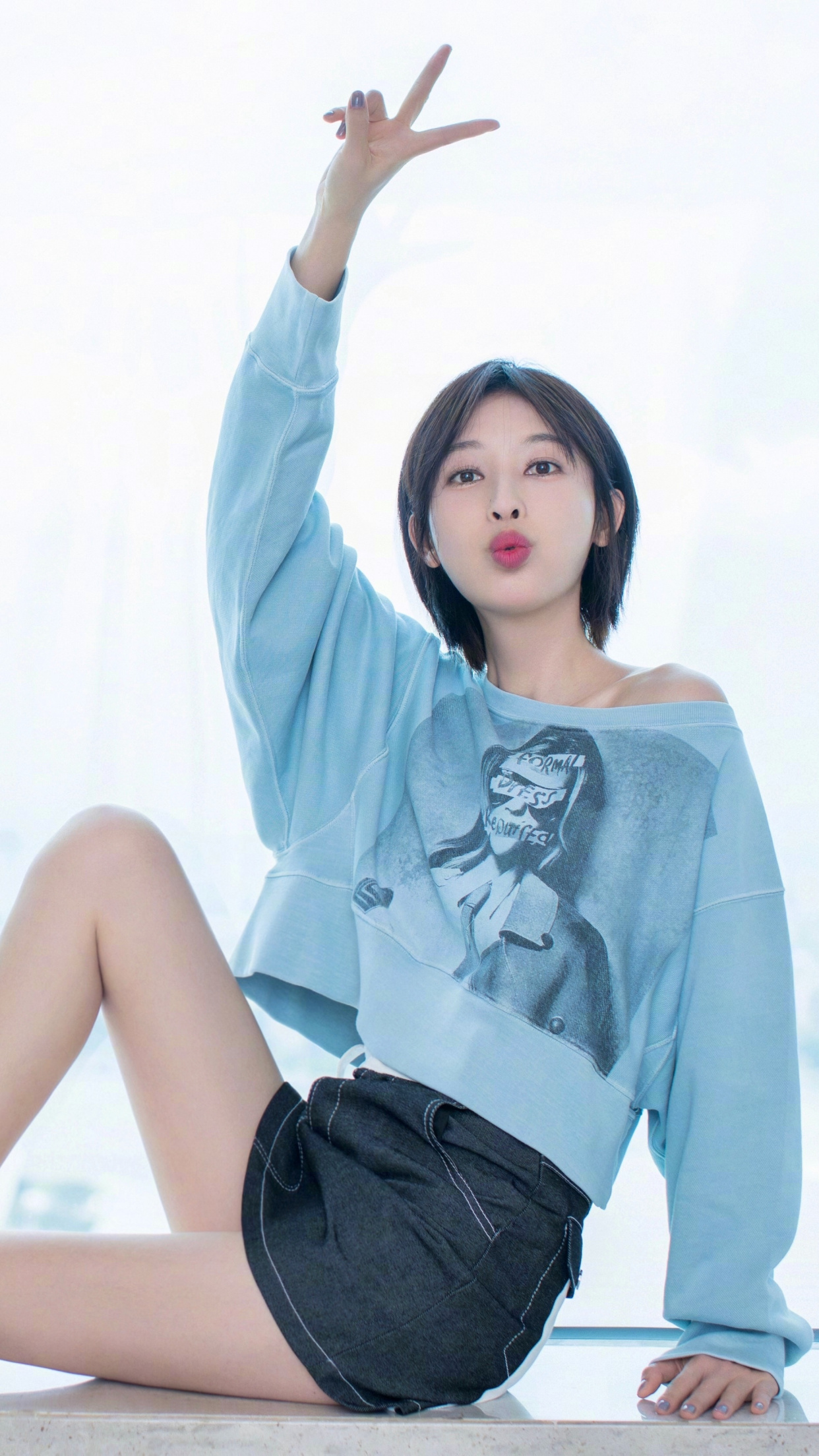 张俪精美壁纸:人美气质佳,不是一般人能比的