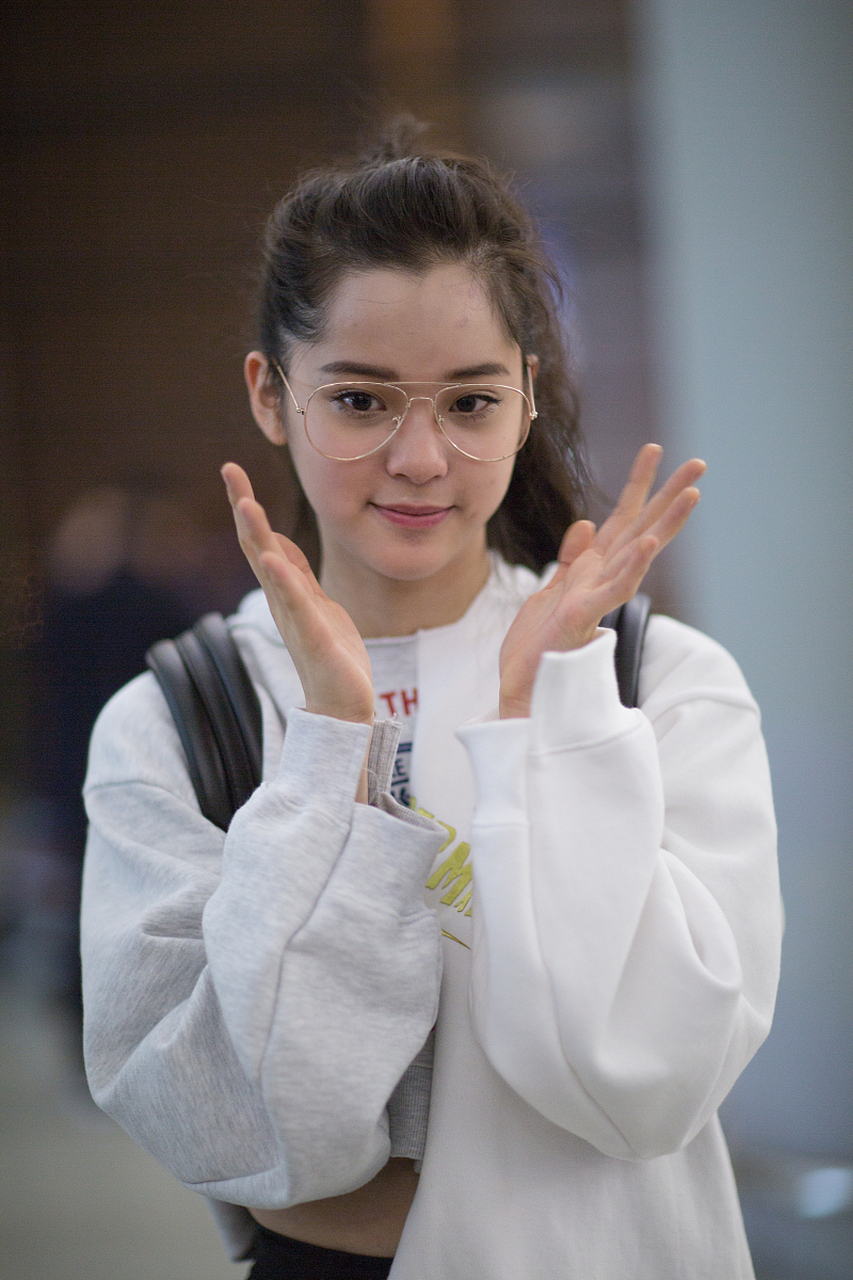 欧阳娜娜和她的姐妹们欧阳妮妮,欧阳娣娣最近接受了采访,她们否认了靠
