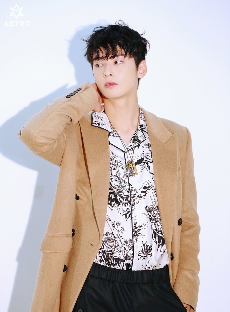 牛奶皮肤车银优,帅气逼人