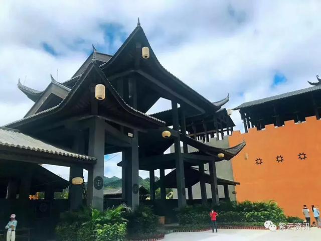 紫云换了"新装",只为等你!亚鲁王城气势磅礴,帐篷酒店美如童话!