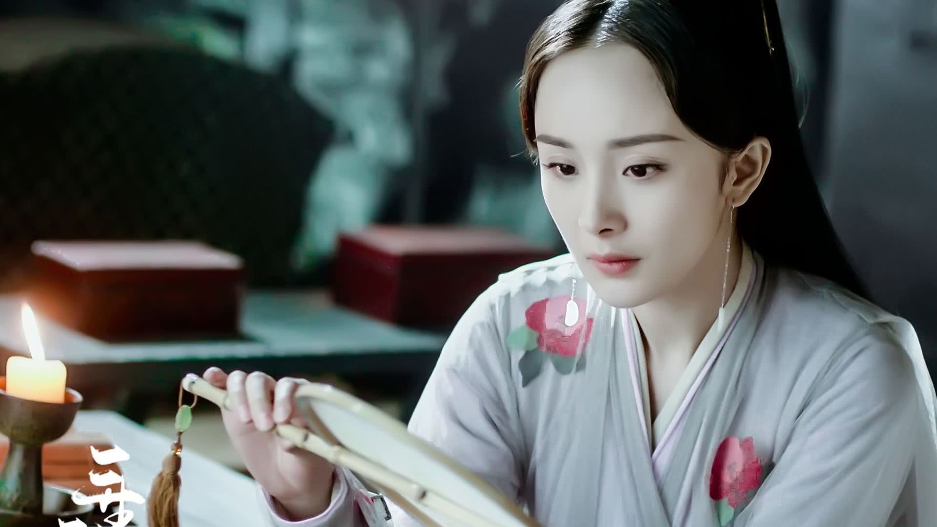 白浅手持玉清昆仑扇,一家三口重逢,浅浅与太子夜华相拥而眠!