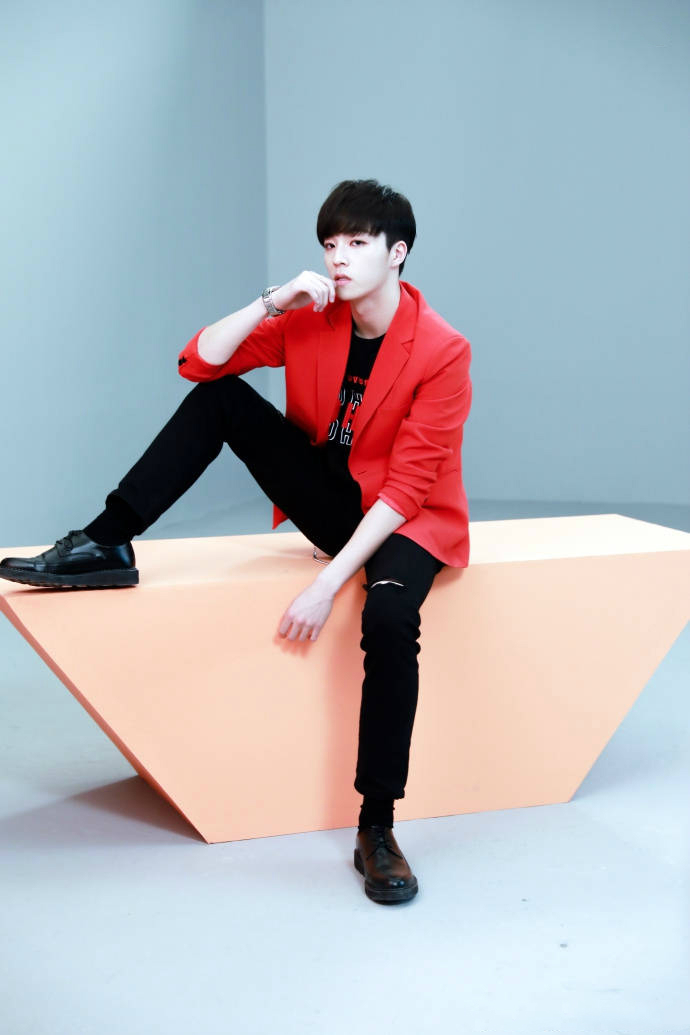 npc男团再集结:justin成熟,陈立农耍帅,蔡徐坤又出来撩人了