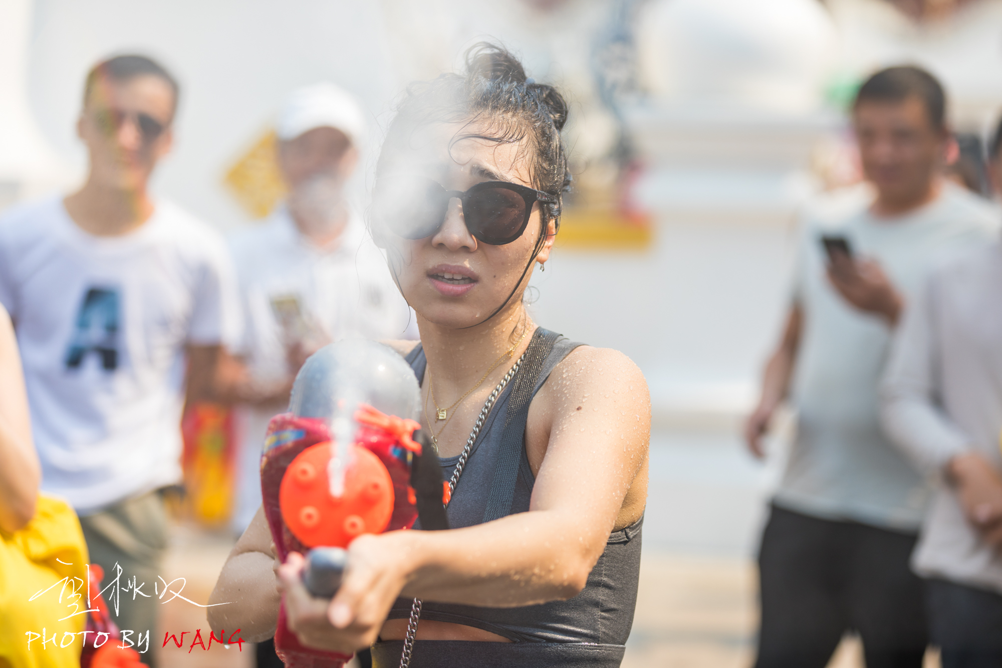 畅快淋漓的西双版纳泼水节,原来泼水也分轻,重武器和核武器