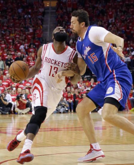 10图看哈登的突破多么戏精?一分劲力道,二分劲招式,七分劲表情