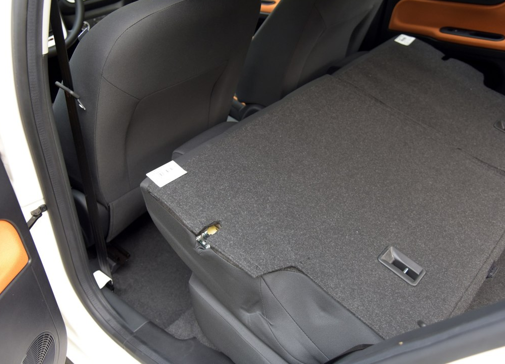 新款的名爵3sw绝对留住你的视线,霸气的外表,让你心动的车型