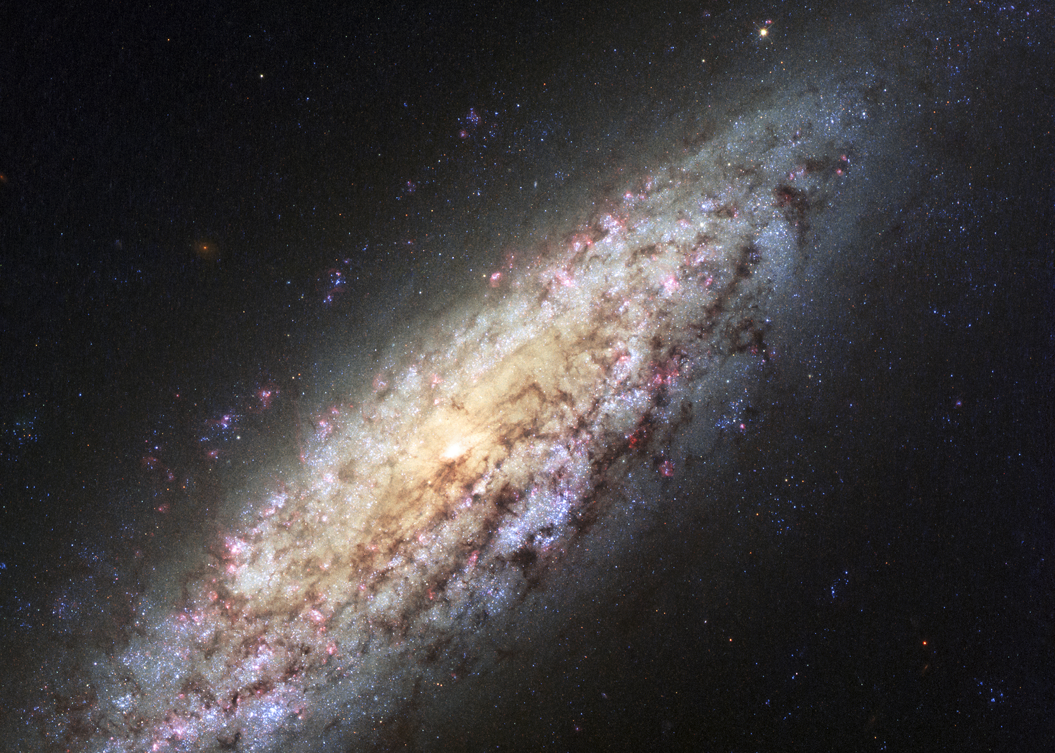 局部空洞是一段至少1.5亿光年的空间,似乎完全没有恒星或星系.