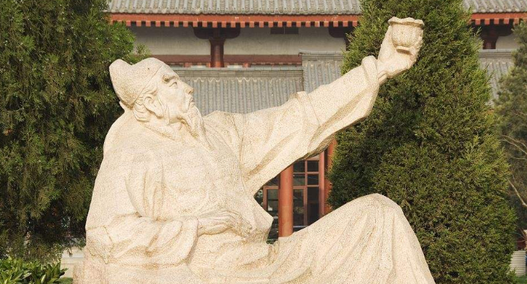 严羽将盛唐诗歌奉为最高的经典,也缘于他关于诗歌本质的观念