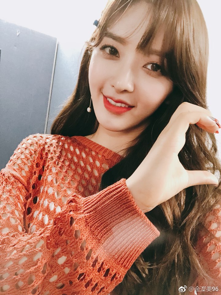 澯美更博为中饭送上七夕节祝福 一起来和澯美比心吧