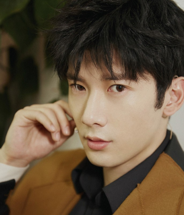 刘芮麟帅气有型图片,彰显成熟的风格,阳光帅气撩力十足