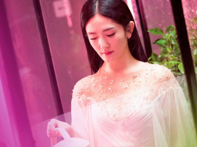 81年出生的女星,范冰冰,李小璐,阿娇同年不同命,差别一目了然