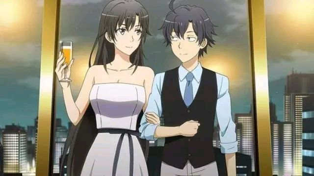 平冢静,总武高中的国语教师,也负责担任生活指导教师,非常关心自己的