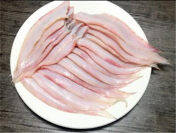 家熬鳎目鱼,营养很丰富,鳎目鱼刺少鲜香,家熬的味道的味道很棒