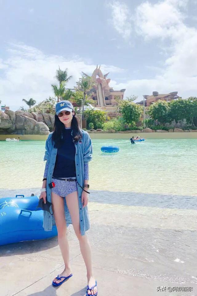 韩雪腿长不过人字拖!